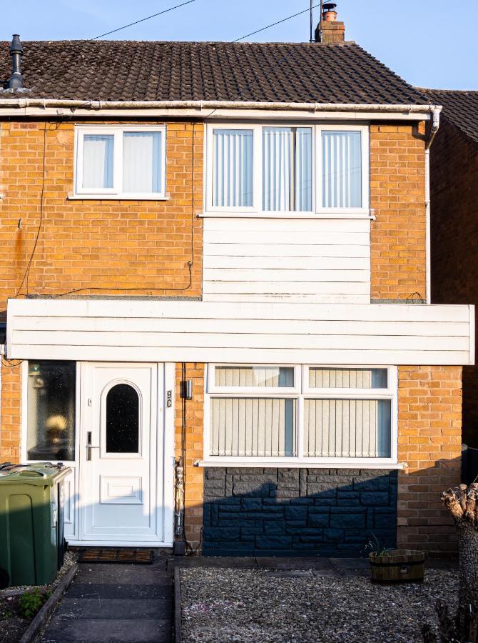 Td Stourb Dudley: Spacious 3-Bedroom Family & Contractor Stay Brierley Hill Exterior photo